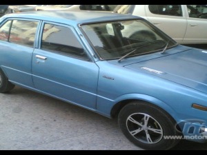 1975 blue black corro;;a